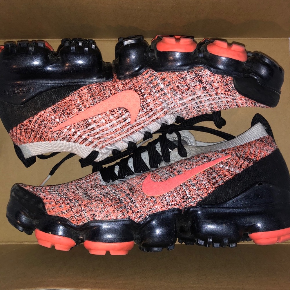 NIKE AIR VAPORMAX